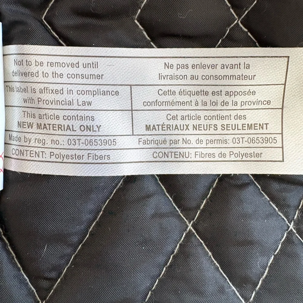 Obermeyer Men's Vest. Large. NWOT. Cool Interior Retro Winter Sports Graphics